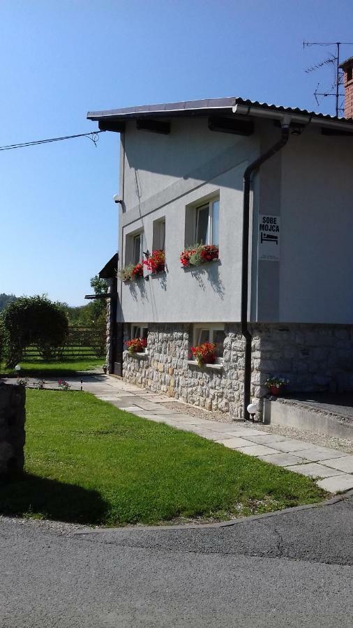 Gasthaus Apartmaji Mojca Križe Exterior foto